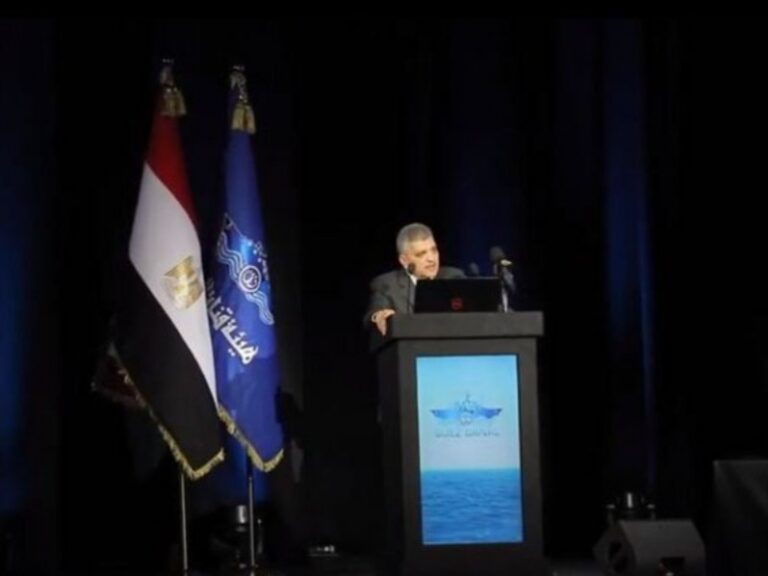 Canal de Suez concluirá proyecto de expansión en julio del 2023