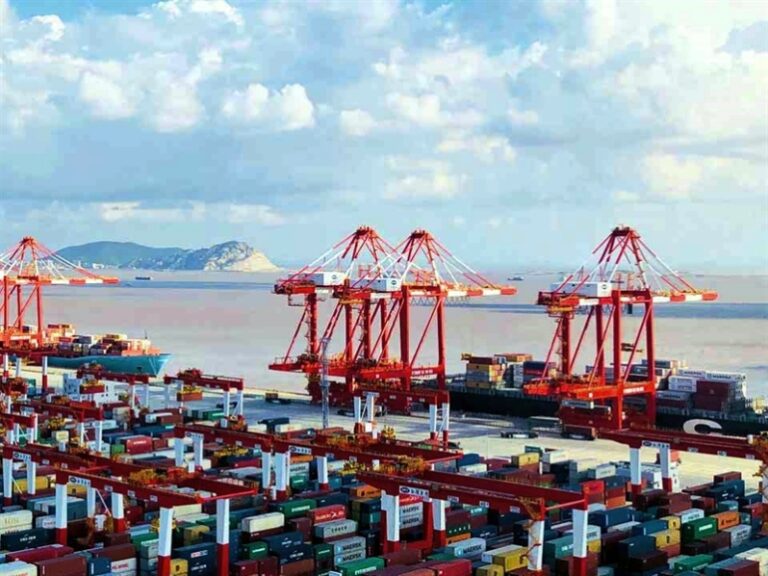 China se sumerge en un caos logístico que no mejorará con un eventual relajo de la política Cero COVID